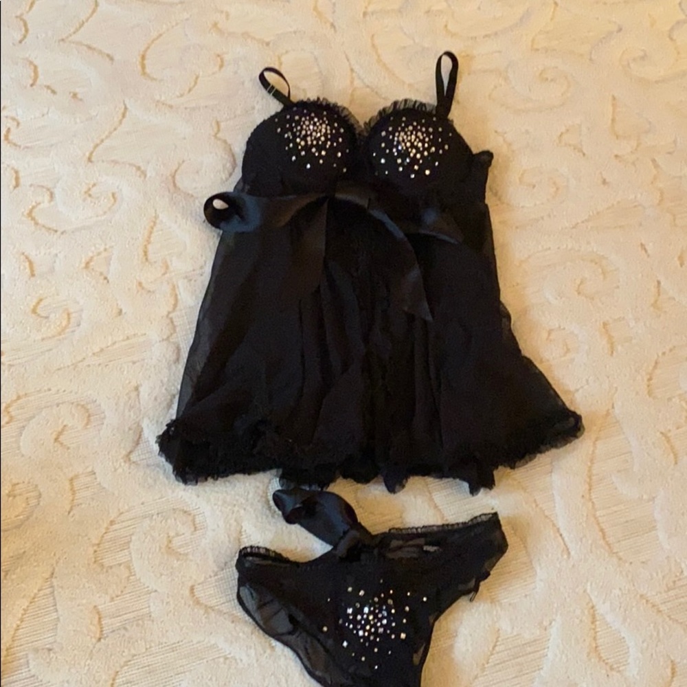 Never worn Victoria secret lingerie
